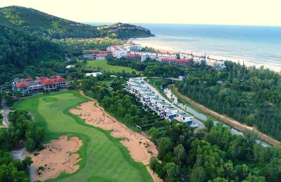 Khám phá những trải nghiệm quyến rũ trong và ngoài sân cỏ tại các sân golf Miền Trung