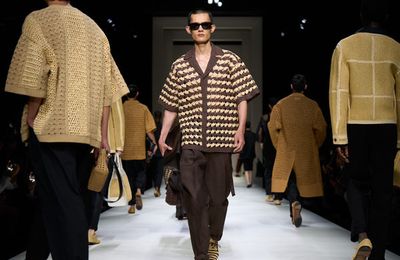 BST Dolce & Gabbana Xuân Hè Nam 2025: Kỳ quan thẩm mỹ Ý bên bờ Địa Trung Hải