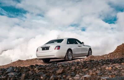 Cảm giác của bạn sẽ như thế nào khi lần đầu cầm lái một chiếc Rolls-Royce?