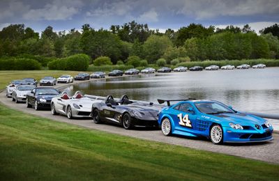 Mercedes-Benz SLR McLaren kỷ niệm 2 thập kỷ ra mắt, tôn vinh đội ngũ staff kỳ cựu