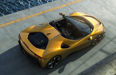 Diện kiến SF90 Spider - xe mui trần hybrid mạnh mẽ nhất của Ferrari