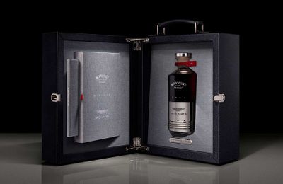 Rượu Bowmore phiên bản kết hợp siêu xe Aston Martin độc đáo