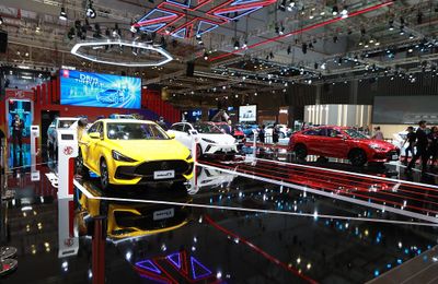 Vietnam Motor Show 2022 diễn ra thành công và xác lập nhiều kỷ lục mới