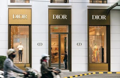 'Lời hứa suông' khiến 50 triệu người dừng mua đồ hiệu