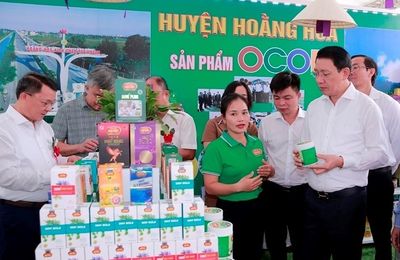 Thanh Hóa: Khai trương trưng bày, giới thiệu sản phẩm nông sản, thực phẩm an toàn năm 2024