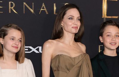 Cặp song sinh khác biệt của Angelina Jolie