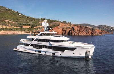 Khám phá siêu du thuyền thám hiểm đầu tiên của hãng đóng tàu Rosetti Superyachts