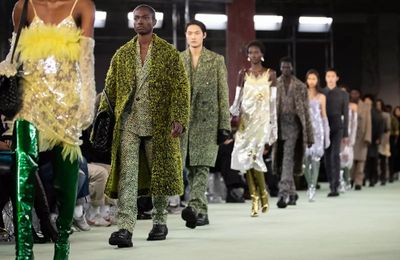 Bottega Veneta Winter 2022 - dựa trên quá khứ để nhận thức hiện tại và khơi mở tương lai