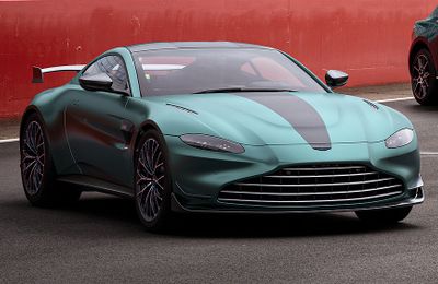 Aston Martin Vantage F1 Edition trở lại sàn đua đầy ấn tượng