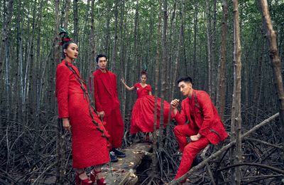 Vũ Ngọc & Son tôn vinh tình yêu quê hương đất nước với BST Hừng Đông