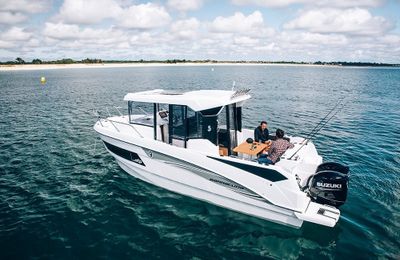 Tam Sơn Yachting bàn giao thuyền câu thể thao Barracuda 9