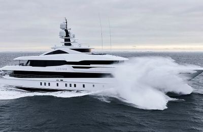Vẻ đẹp trang nhã đậm chất biển cả của siêu du thuyền bọc thép Heesen-Lusine