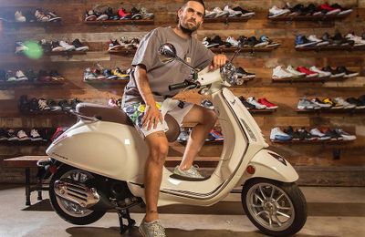 Sean Wotherspoon x Vespa: Lối đi cổ điển của thời trang đường phố