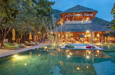 Nén Light Shines tại Six Senses Ninh Van Bay - phong cách ẩm thực Việt tinh tế