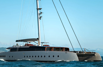 Có gì trên ArtExplorer - chiếc catamaran buồm thân nhôm lớn nhất thế giới?