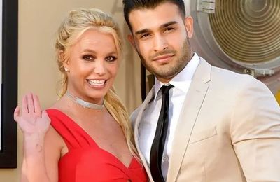 Chồng cũ Britney Spears công khai bạn gái