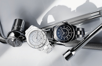 Chanel J12 trở lại với phiên bản giàu điểm nhấn thanh lịch và quyến rũ hơn