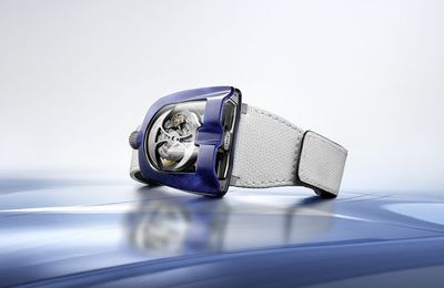 MB&F HM8 Mark 2 Blue Edition màu xanh sapphire nổi bật lấy cảm hứng từ siêu xe