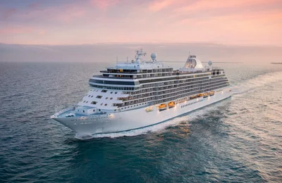 Khám phá vô vàn kỳ quan thế giới trên du thuyền 5 sao cùng Regent Seven Seas Cruises