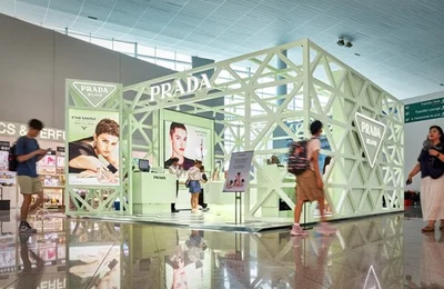 Shinsegae Duty Free ra mắt cửa hàng pop-up của Prada Beauty đầu tiên tại Hàn Quốc