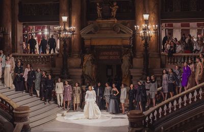 CHANEL Haute Couture Thu Đông 24/25: Giao lộ thẩm mỹ giữa Haute Couture và opera