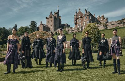 BST Dior Cruise 2025: Lá thư tình của nhà mốt Dior gửi đến xứ sở Scotland huyền thoại