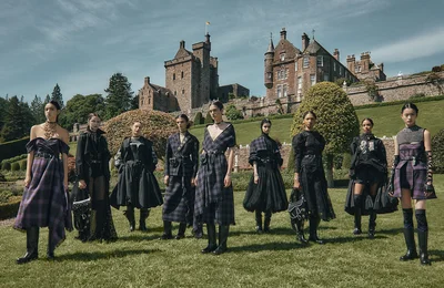 BST Dior Cruise 2025: Lá thư tình của nhà mốt Dior gửi đến xứ sở Scotland huyền thoại