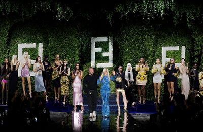 #FENDACE – “Cú nổ lớn” từ hai đế chế thời trang Ý đình đám Fendi và Versace