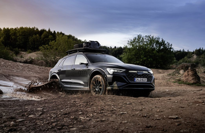 Audi SQ8 e-tron 2024 "vượt cát tung bụi" vinh danh cuộc đua Dakar khốc liệt