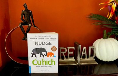 ‘Cú hích - Phiên bản cuối cùng’ của tác giả Nobel 2017 và câu thần chú đáng chiêm nghiệm
