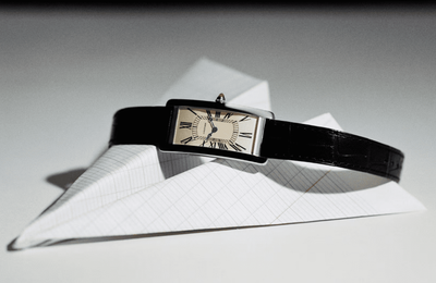 Cartier Tank Cintrée platinum - chiếc đồng hồ hiện đại pha nét quyến rũ cổ điển