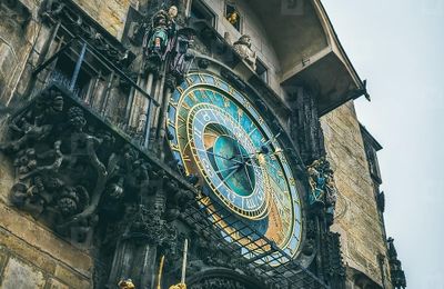 Đồng hồ thiên văn Prague Orloj thời Trung Cổ hơn 600 năm tuổi