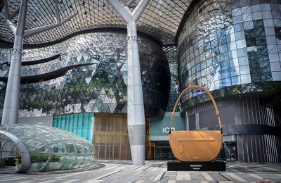 Túi Olympia khổng lồ chính thức ra mắt giới mộ điệu tại Singapore