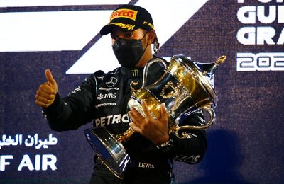Formula 1 2021: Lewis Hamilton vô địch chặng mở màn đầy kịch tính