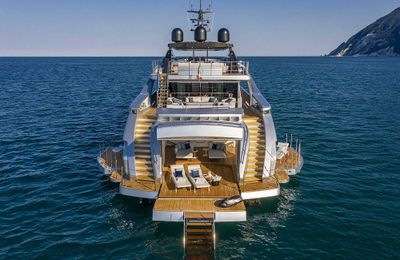 Pershing bàn giao siêu phẩm 140 feet sở hữu kết cấu hợp kim nhôm 100%