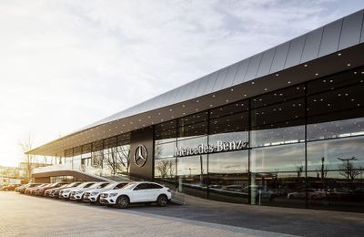 Mercedes-Benz Việt Nam công bố sớm bảng giá điều chỉnh cho một số dòng xe