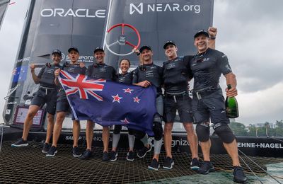New Zealand xuất sắc về nhất Singapore Sail Grand Prix bất chấp án phạt trước giải đấu
