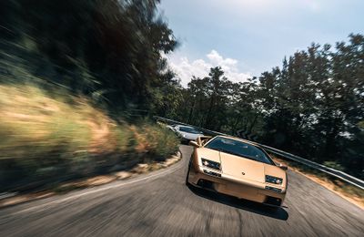 Lamborghini Diablo & động cơ V12 huyền thoại định nghĩa lại phân khúc siêu xe