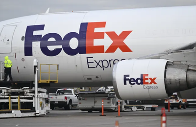FedEx nâng dự báo lợi nhuận sau khi cắt giảm chi phí mang lại hiệu quả