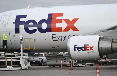 FedEx nâng dự báo lợi nhuận sau khi cắt giảm chi phí mang lại hiệu quả