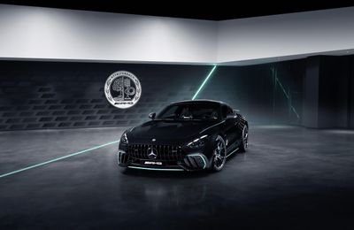 Siêu xe Mercedes-AMG GT 63 PRO 4MATIC+mới: Biểu tượng tốc độ đậm hơi thở Formula 1