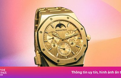 Đồng hồ vàng 18K nguyên khối 'siêu mỏng'