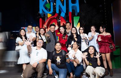 Đạo diễn Võ Thanh Hòa cùng dàn diễn viên trẻ đại náo showcase Kính Vạn Hoa