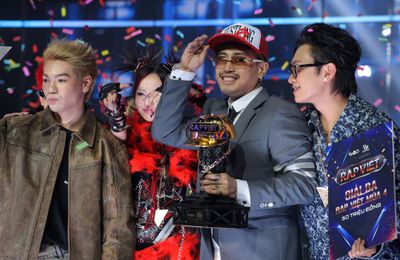 Chung kết Rap Việt 2024: HLV B Ray đại thắng với quán quân Robber và Á quân GILL