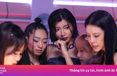 Các chị đẹp bị 'nhấn chìm'