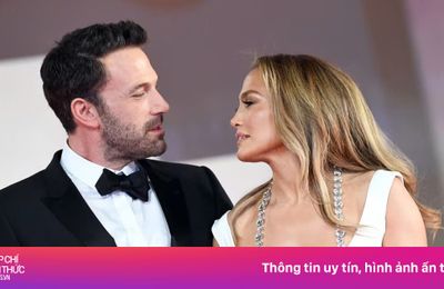 Jennifer Lopez sau vấp ngã