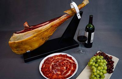 Đùi heo muối Tây Ban Nha đang "làm mưa làm gió" trên cõi mạng, Shark Hưng tuyên bố "của hiếm" mà tràn lan trên thị trường, phân biệt thế nào?
