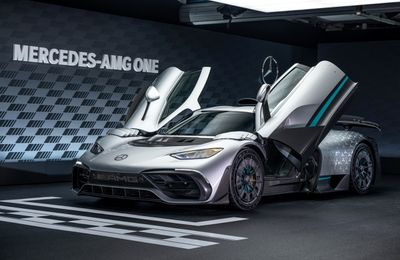 “Siêu phẩm” Mercedes-AMG One đầu tiên lên sàn xe cũ