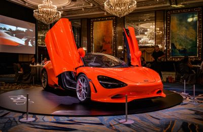 Siêu xe Pagani Utopia giá hơn 2,2 triệu USD đầu tiên có mặt tại Singapore