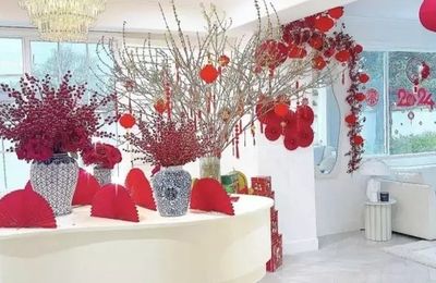Biệt thự ngập sắc Tết của Hoa hậu Phạm Hương ở trời Tây